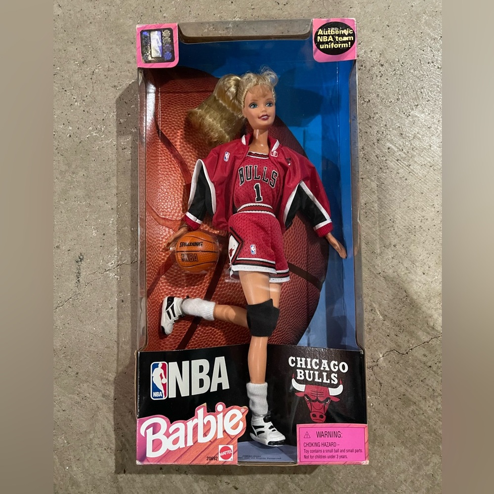 Vintage Barbie Doll Authentic Mattel NBA Basketball Team Chicago Bulls 1998 NIB